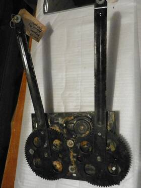 974016 Amc Jeep 74-78 Wagoneer J Series Manual Tailgate Rear Window Regulator Nos