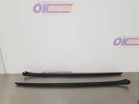 Audi 270-59097 19 Q7 Prestige Windshield Moulding Set Black