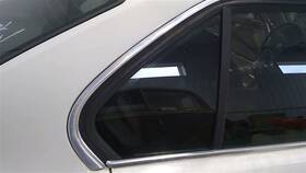 279-56387r Bmw Passenger Right Rear Door Vent Glass Sedan Fits 89-95 525i 338336