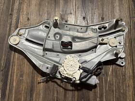 8119986 Bmw E36 Convertible Right Rear Window Regulator W Motor 94-99 318 323 325 328 M3