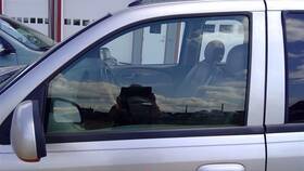 277-05635l Buick Driver Left Front Door Glass Fits 05-09 Saab 9-7x 1032579