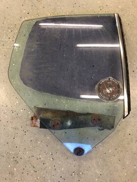2023-0026 Chevrolet 110723f/2023-0026 1971 72 1973 Impala Caprice 2-dr Custom Coup Passenger Side Qtr Window