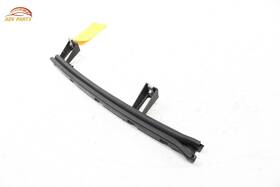 84010822 Chevrolet Suburban Front Left Side Door Window Glass Guide Channel Oem 2015-2020