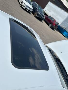165311 Chrysler Used Roof Panel Glass Fits 2015 200 Sdn Single Pane Grade A