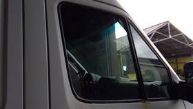 277-00391r Dodge Truck 02-06 Sprinter 2500 Passenger Right Front Door Glass
