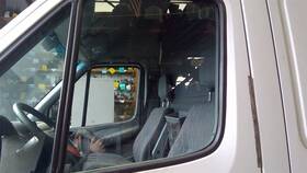 277-00392l Dodge Truck 02-06 Sprinter 2500 Driver Left Front Door Glass