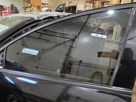277-05892l Ford Driver Left Front Door Glass Fits 15-18 Focus 601059
