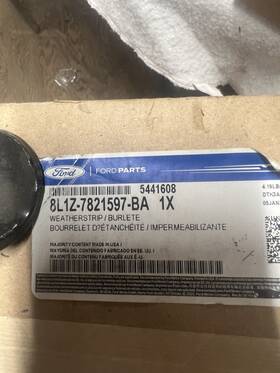 8l1z-7821597-ba Ford Genuine Run Door Glass 2016-2017 Expedition