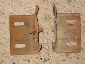 C5zz-65298a36-a Ford Pair 1967 Mustang Quarter Window Lower Guide Bracket Oem Mercury Cougar