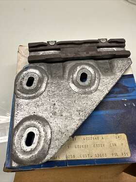 6022948 Ford D5vy A Bracket Nos Window Channel Door Glass