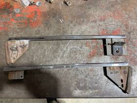 3833297 Gm 3833297/8 1964-1967 Corvette Door Window Glass Sash / Track Convertible Oem 63-67