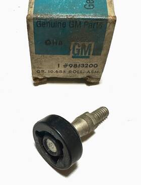 9813200 Gm Genuine Front Door Window Guide Roller Nos