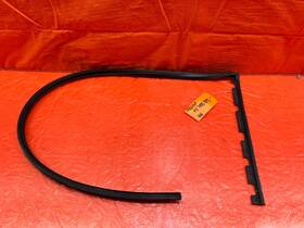 72325-sr3-a01 Honda 92-95 Civic Coupe And Hatch - Right Passenger Door Glass Sub Seal Oem #199 72325-sr3-a01 Honda 92-95 Civic Coupe And Hatch - Right Passenger Door Glass Sub Seal Oem #199