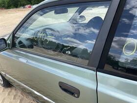 Hyundai 277-58840l Driver Front Door Glass Canada Market Hatchback 3 Fits 00-06 Accent