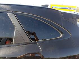 284-10070bl Jaguar 17-20 F Pace F-pace Oem Driver Left Rear Quarter Glass Window