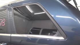284-06034bl Jeep Rear Side Window Driver Quarter Glass Chrome Lower Moulding Fits 05-10 Grand Che