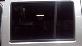 278-00319l Jeep/plymouth Truck Driver Left Rear Door Glass Fits 06-10 Commander 98281