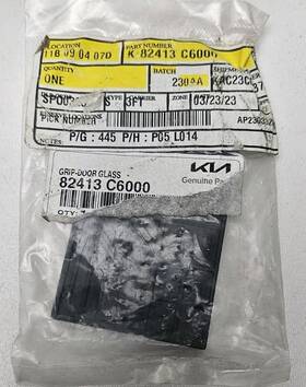 82413-c6000 Kia Genuine Door Glass Holder