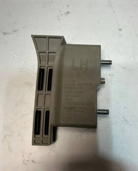82550-j5000 Kia 2018-2023 Stinger Front Left Driver Side Lower Window Guide Channel Oem 82550-j5000 Kia 2018-2023 Stinger Front Left Driver Side Lower Window Guide Channel Oem