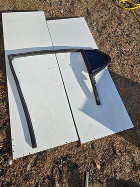 Kia 835312t000 2011-2016 Optima Door Window Run Channel Guide Rear Left Oem