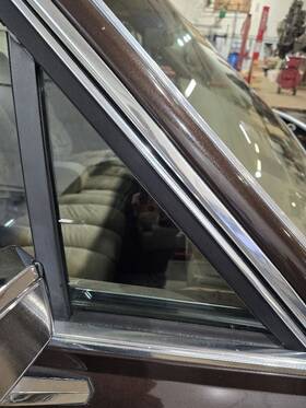 280-04442r Lincoln Passenger Right Front Door Vent Glass Fits 80-89 And Town Car 626707
