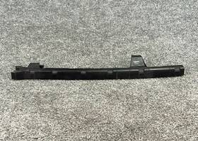 Jl1b-7825899-a Lincoln 18-21 Navigator Left Door Window Rearward Guide Retainer