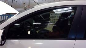 277-50544l Mazda Driver Left Front Door Glass Fits 10-13 3 104020