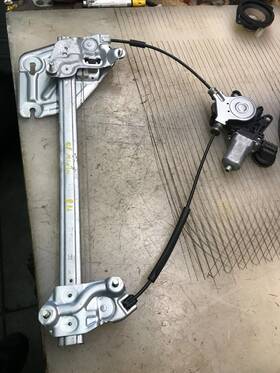 Ne5158590a Mazda Used Front Right Window Regulator Fits 2006 Mx-5 Miata Electric