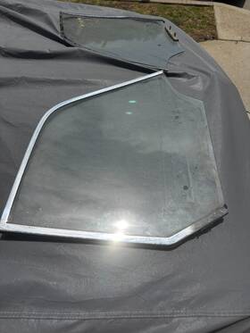 1116705431 Mercedes-benz 1116735319/1116705431 W111 220 250 280 W112 300 Se Coupe Cabriolet Rear Window With Chrome Trim