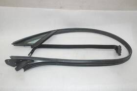 284-50438r Mercedes-benz 2013 E550 C207 Right Side Quarter Glass Window Rear Fixed With Molding