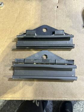 2664256 Mopar 1966-70 B Body And 1967-76 A Door Glass Lwr Lift Bracket/track #2664256