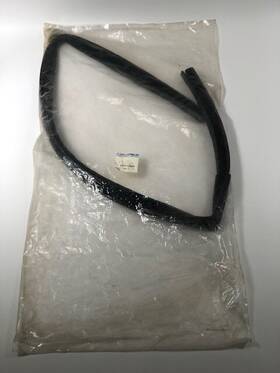 5067768ab Mopar 2007-2017 Jeep Patriot Right Front Door Glass Weatherstrip Oem