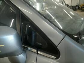 270-50189r Nissan Passenger Right Windshield Glass Pillar Sedan Fits 07-08 Versa 104940413