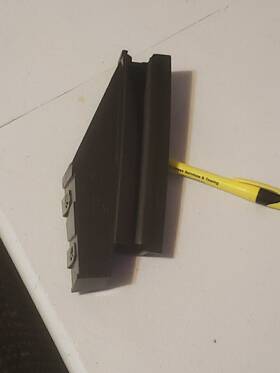 80386-8j000 Nissan 2002-2006 Altima Front Right/passenger Window Glass Support