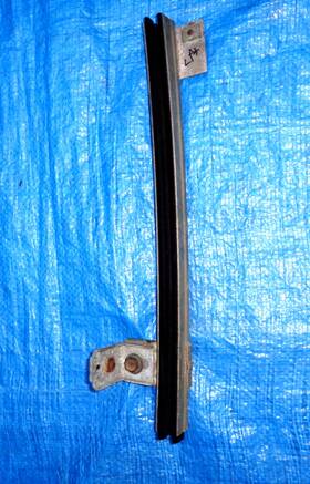 2588741 Orig Mopar From A 1966 Plymouth Satellite 2-dr Hdtp. #2588741 Coronet B-bdy 2dr Conv Lft Door Glass Rear Run Channel
