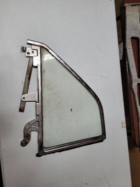 284.gm2s64 Pontiac 1964 Bonneville Convertible Passenger Quarter Glass Window