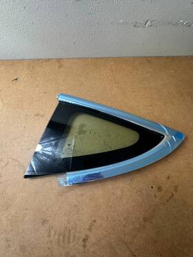 43r-011570 Tesla 21-23 Model 3 Right Rear Corner Quarter Window Glass Oem New