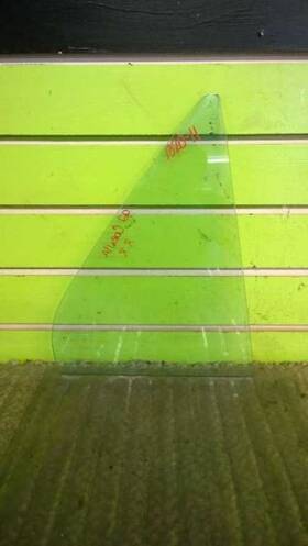 279-56375r Toyota 92 Corolla Dx Sdn Passenger Right Rear Vent Glass Oem 1320-11