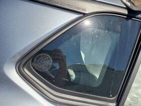 284-10433br Toyota 2024 Corolla Cross Oem Right Rear Side Quarter Glass