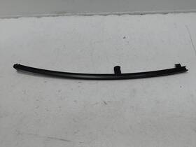67407-0r050 Toyota 19-25 Rav4 Rear Passenger Side Door Window Division Bar Guide Channel Oem
