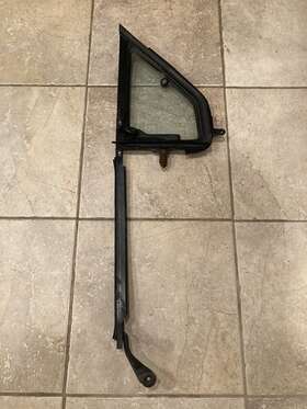 68182-89108 Toyota 89-95 Pickup Truck Door Vent Wing Window Glass Frame Left Driver Side Oem