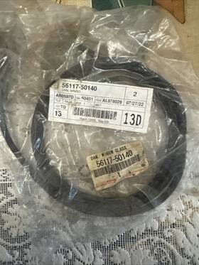 56117-50140 Toyota 6829447040 Oem Windshield Dam Factory Various Models 2014-2016 56117-50140 Toyota 6829447040 Oem Windshield Dam Factory Various Models 2014-2016