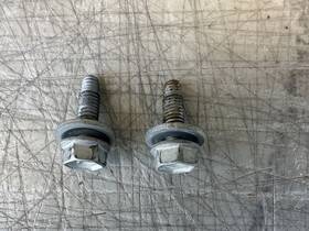 80616 Toyota 91673 2012 Prius C Rear Door Window Glass Divider Guide Bolts Right Side Oem