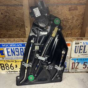 34332 Volkswagen Used Right Qtr Window Regulator Rear Fits 2012 Eos Grade A