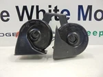 05-10 Liberty Grand Cherokee Commander Horn & Bracket Assembly Mopar New Oem. Fixed Price $82.53.